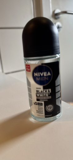 NIVEA MEN Black & White Roll-On