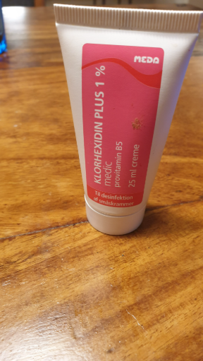 Meda Klorhexidin Plus 1% Cream